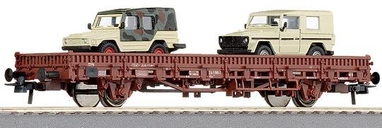 Flat car loaded with 2 cars - Mercedes Benz Type G and a VW Iltis order of Malta Relief Service<br /><a href='images/pictures/Roco/66473.jpg' target='_blank'>Full size image</a>
